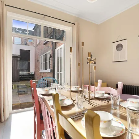 Victorian House - North East Escapes *